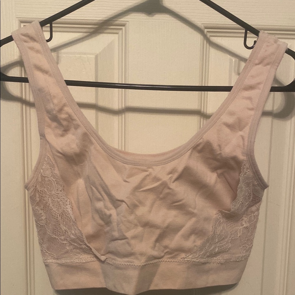 Elegant Lace Trimmed Women's Bralette - Cream